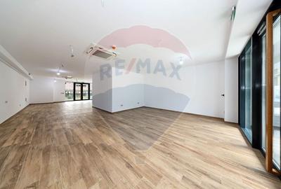 Spatiu comercial de inchiriat, cu terasa, in zona Ultracentral! - 2