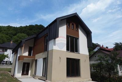 Casa noua de vanzare in zona Parcul Mare (Regina Maria) - 1