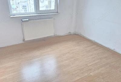 Apartament cu 2 camere decomandat în Micro 15