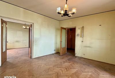 Apartament cu 3 camere decomandat în Central
