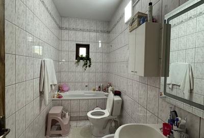 Casă cu 5 camere cu Teren 383 Mp în Central - 9