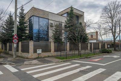 Casă individuală cu 4 camere cu Canalizare în Băneasa - 2