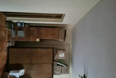 Casă cu 4 camere cu Teren 500 Mp în Central