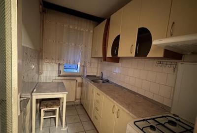 Apartament 3 camere, 56 mp, zona Decebal - 1