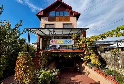 Casă cu 5 camere cu Canalizare în Central