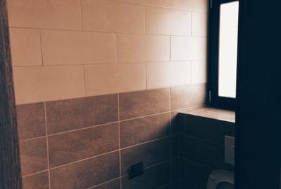 Duplex cu 4 camere cu Canalizare în Central - 9