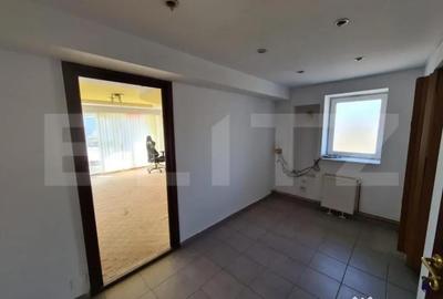 Casă cu 7 camere cu Teren 756 Mp în Central - 3