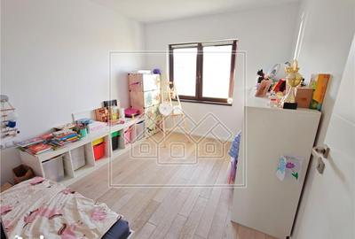 Casă cu 4 camere cu Teren 237 Mp în Central - 20