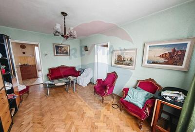 Apartament cu 4 camere de vanzare in zona Bd. Cosbuc - 1