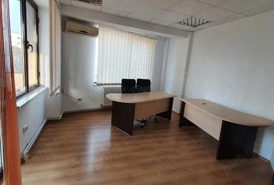 Inchiriez spatiu birouri 110 mp in vila situata in apropiere de Mall Vitan - 1