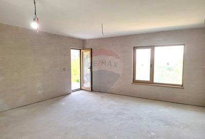 Casa / Vila la gri aproape gata sa devina acasa ! - 18