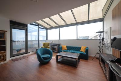 Penthouse cu 3 camere semidecomandat, mobilat în Torontalului - 2