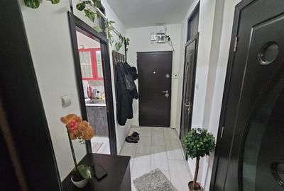 Apartament cu 3 camere semidecomandat în Micro IV - 9