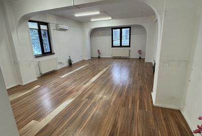 Apartament cu 3 camere decomandat în Cotroceni