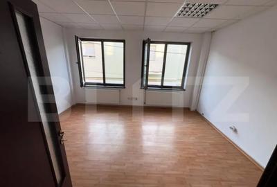 Spațiu comercial, de 586 mp, în Micro 11 - 7