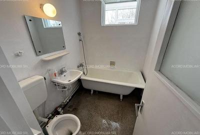 Apartament cu 2 camere semidecomandat în CET - 7