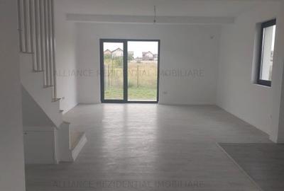 Casa,intr-un ansamblul modern,10 minute de mers pana in Bulevard. - 16