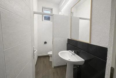 Spațiu comercial, de 836 mp, în Central - 4