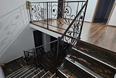 Casă cu 5 camere cu Canalizare în Central - 15