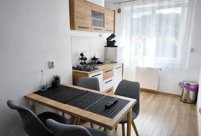 Apartament cu 2 camere decomandat în 15 Noiembrie - 15
