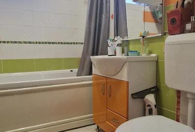 Apartament cu 3 camere decomandat în Tolstoi