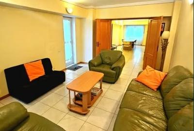 Apartament cu 4 camere semidecomandat, mobilat în Unirii