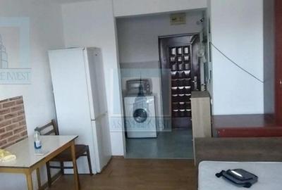 Garsonieră nedecomandată în Triaj