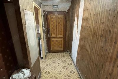 PROPRIETAR vand apartament cu 3 camere Et.1 ,Aleea Ioan Slavici Bl 49 - 5