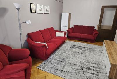 Apartament cu 3 camere decomandat, mobilat în Piața Centrală - 1