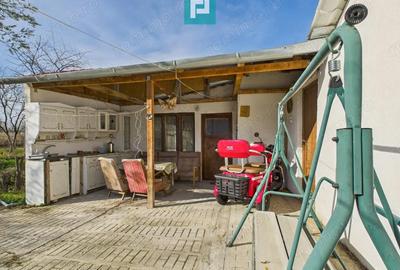 Casu?a cu priveli?te panoramica spre Cetatea ?iria - 1