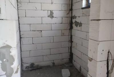 Casă cu 4 camere cu Teren 250 Mp în Central - 8