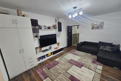 Apartament cu 2 camere semidecomandat, mobilat în Micro III - 2