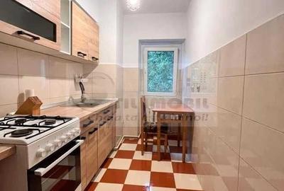 Garsonieră decomandată, mobilată în Cug