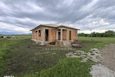 Casă cu 4 camere în Central - 2