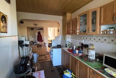 Apartament cu 3 camere semidecomandat în Central - 3