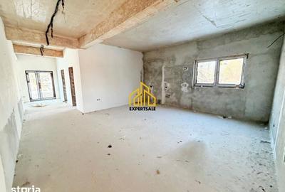 Casă cu 7 camere cu Teren 1600 Mp în Domnești