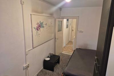 Garsonieră decomandată, mobilată în Central