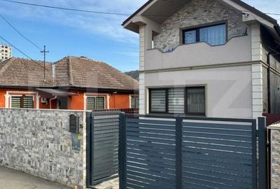 Casă cu 4 camere cu Teren 400 Mp în Central - 11