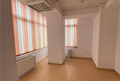 Spațiu comercial, de 1,300 mp, în Centrul Civic - 13