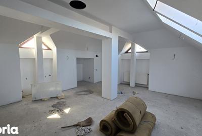 Casă cu 7 camere cu Canalizare în Ciolpani - 2