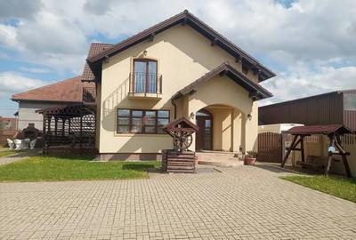 Casa 210m2 + hala 100mp - 2