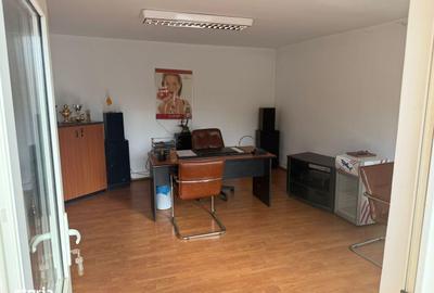 Casă cu 7 camere cu Teren 100 Mp în Eroii Revoluției - 11