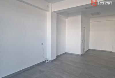 Spațiu comercial, de 53 mp, în Izvin - 2