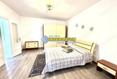 Casa de vanzare cu 3 camere in Alba Iulia, Zona Centru cu 900 mp teren, utilitati si la asfalt. - 1