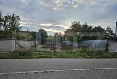 Teren de 3000 mp, în Debarcader - 1