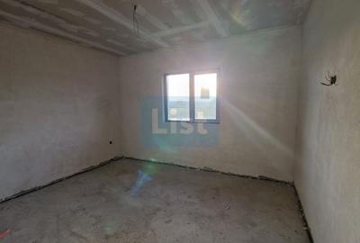 Casă cu 3 camere cu Teren 900 Mp în Cătălina - 8