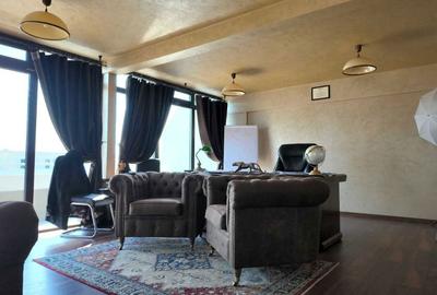 Apartament cu 3 camere în Central - 3