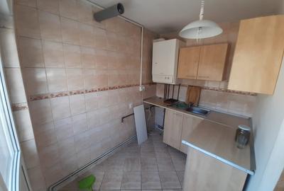 Casă cu 8 camere cu Canalizare în Moșilor - 3