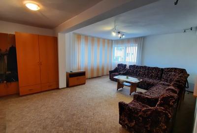 Apartament 3 camere, str. Tilisca - 8