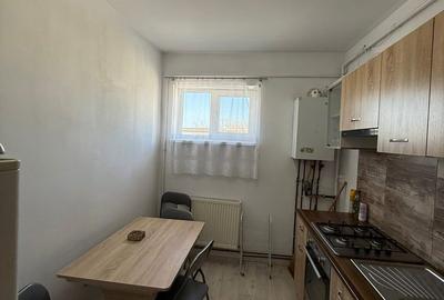 Apartament cu 4 camere semidecomandat în Central - 1
